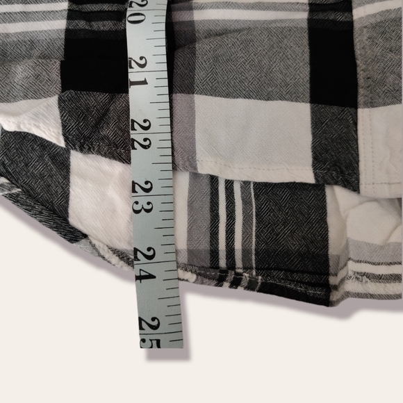 Authentic American Heritage Perfect Shirt: Relaxed Medium Black and White - Picture 4 of 5